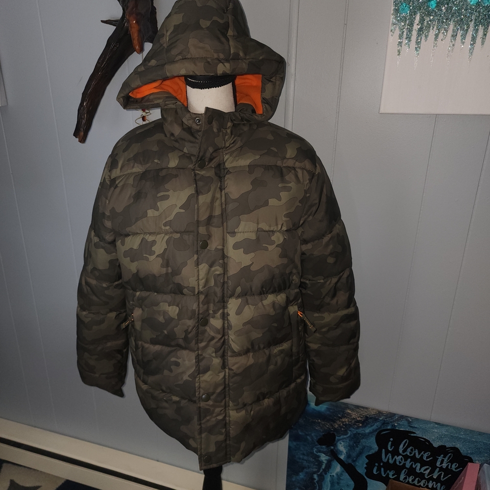 Amazon Essentials Kids Camo Puffer Jacket with Hood